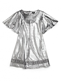 THE LOOKMetallic allover animal printRuched sequin inset at centerSleevelessTHE MATERIALPolyesterCARE & ORIGINMachine washImported THE LOOKMetallic allover animal printRuched sequin inset at centerSleevelessTHE MATERIALPolyesterCARE & ORIGINMachine washImported