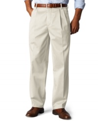 Versatile enough to complement both your workweek and weekend wardrobes, these sophisticated pleated Dockers chinos make a great choice for any guy on the go. Versatile enough to complement both your workweek and weekend wardrobes, these sophisticated pleated Dockers chinos make a great choice for any guy on the go.