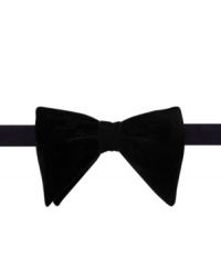 Prepare yourself for an event to remember with this dashing bow tie from Countess Mara. Prepare yourself for an event to remember with this dashing bow tie from Countess Mara.