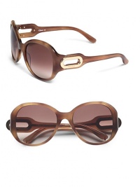THE LOOKRounded square styleAcetate framesCutout temples with metal details UV protectionSignature case includedTHE COLORHorn with brown gradient lensesORIGINMade in France THE LOOKRounded square styleAcetate framesCutout temples with metal details UV protectionSignature case includedTHE COLORHorn with brown gradient lensesORIGINMade in France