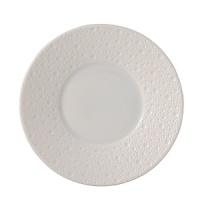 This collection was inspired by marine landscapes: the decorative pattern on the wide brimmed plates resembles the effervescent spray of ocean waves that crash and wash onto shore. The subtle effects on porcelain combined with skillful enameling techniques infuse Ecume with a contemporary yet poetic quality. The collection creates a highly elegant yet modern table setting. This collection was inspired by marine landscapes: the decorative pattern on the wide brimmed plates resembles the effervescent spray of ocean waves that crash and wash onto shore. The subtle effects on porcelain combined with skillful enameling techniques infuse Ecume with a contemporary yet poetic quality. The collection creates a highly elegant yet modern table setting.
