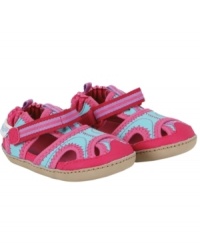 Along for the ride. Keep her all smiles in these colorful Robeez shoes designed for comfort and muscle development. Along for the ride. Keep her all smiles in these colorful Robeez shoes designed for comfort and muscle development.