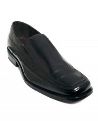 This pair of men's dress shoes doesn't allow you to settle for anything less than premium polish mixed in with modern style. And that's exactly what you'll get from these moc toe loafers crafted in Italian calfskin. This pair of men's dress shoes doesn't allow you to settle for anything less than premium polish mixed in with modern style. And that's exactly what you'll get from these moc toe loafers crafted in Italian calfskin.