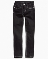 A dark wash and contrasting top-stitching create an alternative to the standard Daredevil skinny jeans that really makes a statement. A dark wash and contrasting top-stitching create an alternative to the standard Daredevil skinny jeans that really makes a statement.