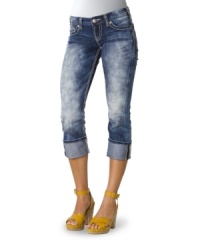 A dusty fade lends one-of-a-kind texture to these cuffed capris from Silver Jeans! Pair the denim with your platform sandals for a signature warm-weather look! A dusty fade lends one-of-a-kind texture to these cuffed capris from Silver Jeans! Pair the denim with your platform sandals for a signature warm-weather look!