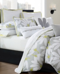 Color is key. Add more to your bedding ensemble with this ultra-soft sheet set in a crisp, white grid print with a touch of cool citrus peeking though on the flat sheet hem and pillowcase cuffs. (Clearance)