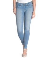 Lighten up in Levi's 535 denim leggings! The five-pocket style and fresh, neutral wash make these skinnies a go-to style for any season. Lighten up in Levi's 535 denim leggings! The five-pocket style and fresh, neutral wash make these skinnies a go-to style for any season.