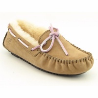 UGG Women's Dakota Moccasins UGG Women's Dakota Moccasins