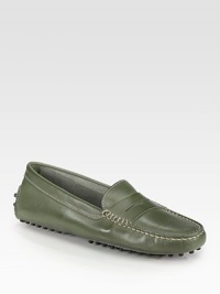 A seasonless wardrobe staple rendered in buttery Italian leather, with contrast stitching and a durable rubber sole. Leather upperLeather liningRubber solePadded insoleMade in Italy A seasonless wardrobe staple rendered in buttery Italian leather, with contrast stitching and a durable rubber sole. Leather upperLeather liningRubber solePadded insoleMade in Italy