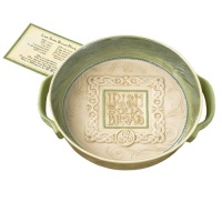 Grasslands Road Celtic 2-Inch by 10-1/2-Inch by 8-Inch Irish Soda Bread Handled Baking Dish with Soda Bread Recipe Grasslands Road Celtic 2-Inch by 10-1/2-Inch by 8-Inch Irish Soda Bread Handled Baking Dish with Soda Bread Recipe