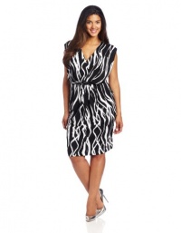 Jones New York Women's Plus Size Extended Shoulder Pleated Waist Dress Jones New York Women's Plus Size Extended Shoulder Pleated Waist Dress