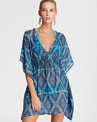 If diamonds are a girl's best friend, you'll get along swimmingly with this diamond patterned Echo coverup. If diamonds are a girl's best friend, you'll get along swimmingly with this diamond patterned Echo coverup.