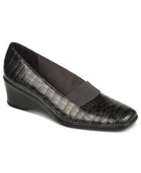 The strip of elastic gore on the vamp of Life Stride's Edition wedges provides textured contrast and comfort, making it the shoe's most functional and stylish detail. The strip of elastic gore on the vamp of Life Stride's Edition wedges provides textured contrast and comfort, making it the shoe's most functional and stylish detail.