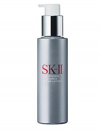 An advanced moisturizing and exfoliating formula to help clarify your skin. This ultra light lotions, which contains our exclusive Derm Complex, works to remove dead cells from the skin surface and to hydrate skin. Skin is left deeper-looking with astonishing clarity. 5 oz. An advanced moisturizing and exfoliating formula to help clarify your skin. This ultra light lotions, which contains our exclusive Derm Complex, works to remove dead cells from the skin surface and to hydrate skin. Skin is left deeper-looking with astonishing clarity. 5 oz.