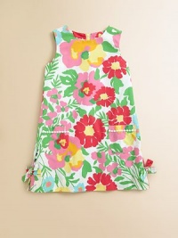 Blooming with vivid flowers and bows, this cheery, warm-weather ready shift is perfect for afternoon tea or a walk through a rose garden.JewelneckSleevelessBack zipperFront patch pocketsSide-vented hemFully linedCottonMachine washImported Blooming with vivid flowers and bows, this cheery, warm-weather ready shift is perfect for afternoon tea or a walk through a rose garden.JewelneckSleevelessBack zipperFront patch pocketsSide-vented hemFully linedCottonMachine washImported