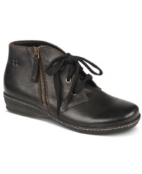 These leather shooties from Naturalizer will have you singing all day long. The Medley features a subtle heel and classic lace-up details. These leather shooties from Naturalizer will have you singing all day long. The Medley features a subtle heel and classic lace-up details.