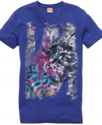 Raise your casual game with this graphic v-neck t-shirt from Hugo Boss ORANGE. Raise your casual game with this graphic v-neck t-shirt from Hugo Boss ORANGE.