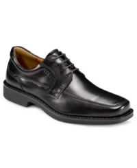 Polished enough for the office and comfortable enough for any casual get-together, these leather Ecco oxfords are ready to step right into your everyday rotation of men's dress shoes. Polished enough for the office and comfortable enough for any casual get-together, these leather Ecco oxfords are ready to step right into your everyday rotation of men's dress shoes.
