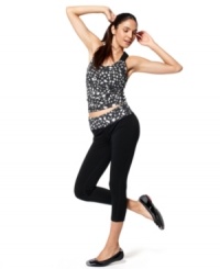 These cropped active pants from Ideology feature a slimming stretchy fit that moves with you. Pair it with the matching tank top for a look you'll love! (Clearance)