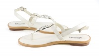 MICHAEL MICHAEL KORS Women's Sondra Sandal (Vanilla Leather 7.0 M) MICHAEL MICHAEL KORS Women's Sondra Sandal (Vanilla Leather 7.0 M)