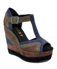 Indulge in the retro stylings of the Zani platform wedge sandals by Report and watch your whole look transform. Indulge in the retro stylings of the Zani platform wedge sandals by Report and watch your whole look transform.