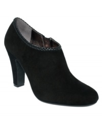 The Roaslee shooties by Tahari are a sultry and smooth way to finish your look. They feature a leather braid across the top and a walkable heel. The Roaslee shooties by Tahari are a sultry and smooth way to finish your look. They feature a leather braid across the top and a walkable heel.
