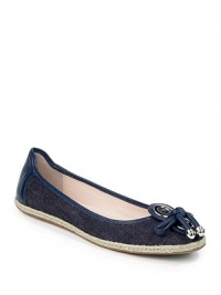 THE LOOKDenim designBow and grommet detailsRaffia trimPadded insoleTHE MATERIALCotton upperLeather liningRubber soleORIGINImported THE LOOKDenim designBow and grommet detailsRaffia trimPadded insoleTHE MATERIALCotton upperLeather liningRubber soleORIGINImported