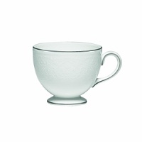 Designed to capture the classic bride, English Lace features a delicate lace motif inspired by the finest English embroidery. A shiny platinum band on each piece adds to the sophistication of this pattern, while a classic Leigh shape footed teacup adds timeless elegance. Designed to capture the classic bride, English Lace features a delicate lace motif inspired by the finest English embroidery. A shiny platinum band on each piece adds to the sophistication of this pattern, while a classic Leigh shape footed teacup adds timeless elegance.