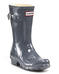 Hunter original rubber rain boots have the legendary Hunter fit and comfort and are perfect for a rainy day. Hunter original rubber rain boots have the legendary Hunter fit and comfort and are perfect for a rainy day.