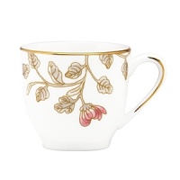 Painted Camellia brings vintage florals to life with just the right amount of color to make the dinner table unique. Draped against a gold-rimmed white canvas, delicate painted florals create a beautiful melodic feel. The salad plate, defined by a rich black background, is artfully juxtaposed to its white-bodied counterpart for a dramatic contrast. Painted Camellia brings vintage florals to life with just the right amount of color to make the dinner table unique. Draped against a gold-rimmed white canvas, delicate painted florals create a beautiful melodic feel. The salad plate, defined by a rich black background, is artfully juxtaposed to its white-bodied counterpart for a dramatic contrast.