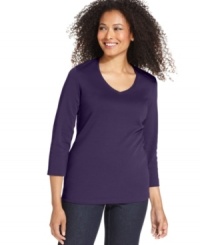 A paisley print prettifies this basic cotton petite top from Karen Scott! Pair with your favorite denim for a complete look. A paisley print prettifies this basic cotton petite top from Karen Scott! Pair with your favorite denim for a complete look.