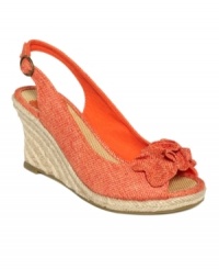 A cool breeze on a summer's day. These peep-toe Dana espadrilles by Rocket Dog feature a cute bow detail and a fresh slingback design perfect for long walks on the beach. A cool breeze on a summer's day. These peep-toe Dana espadrilles by Rocket Dog feature a cute bow detail and a fresh slingback design perfect for long walks on the beach.
