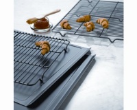 Calphalon Classic Bakeware Cookie and Cooling Rack combo Calphalon Classic Bakeware Cookie and Cooling Rack combo