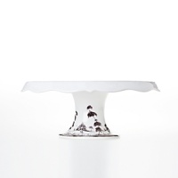 This charming Juliska cake stand depicts a romantic scene from English country life in traditional ceramic stoneware. This charming Juliska cake stand depicts a romantic scene from English country life in traditional ceramic stoneware.