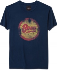 With a Bowie shield graphic on the front, this RIFF t-shirt pays homage to a timeless rock and style icon. With a Bowie shield graphic on the front, this RIFF t-shirt pays homage to a timeless rock and style icon.