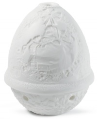 Place a candle inside this immaculate Lladro votive to bring the meticulously handcrafted lithophane to light. Santa Claus appears within a wreath on its lid while mistletoe blooms below. Place a candle inside this immaculate Lladro votive to bring the meticulously handcrafted lithophane to light. Santa Claus appears within a wreath on its lid while mistletoe blooms below.