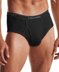 Comfortable classics that fit well and feel great. Logo waistband. Three per pack. U1000. Comfortable classics that fit well and feel great. Logo waistband. Three per pack. U1000.