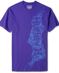 A snake like logo print slithers down this Hurley tee for a sleek stylish look. A snake like logo print slithers down this Hurley tee for a sleek stylish look.