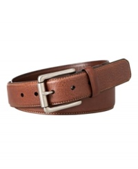 The sleek natural color of this Fossil leather belt pairs perfectly with your favorite denim or chinos. The sleek natural color of this Fossil leather belt pairs perfectly with your favorite denim or chinos.