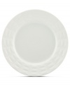 A cut above. The Castle Peak dinner plate presents an ultra-modern take on kate spade new york's signature bow motif featuring bold faceted accents in cream-colored stoneware.