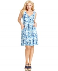 Tie up a darling casual look with Style&co.'s sleeveless plus size dress, finished by a knotted front.