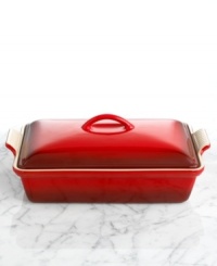 Straight from the oven to the table, this stoneware baker is built odor-, scratch- and stain-resistant, gracefully taking wear and tear in and out of the kitchen for a lifetime of use. The deep dish is ideal for layered entrees and desserts, but also offers more than function with a refined design and flared handles that give it centerpiece status. 5-year limited warranty. Straight from the oven to the table, this stoneware baker is built odor-, scratch- and stain-resistant, gracefully taking wear and tear in and out of the kitchen for a lifetime of use. The deep dish is ideal for layered entrees and desserts, but also offers more than function with a refined design and flared handles that give it centerpiece status. 5-year limited warranty.