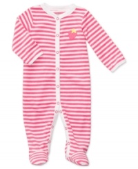 She'll be comfy and cute in this sweet strawberry terry snap up sleep in play from Carter's. Head-to-toe snaps help make diaper changes easy. She'll be comfy and cute in this sweet strawberry terry snap up sleep in play from Carter's. Head-to-toe snaps help make diaper changes easy.