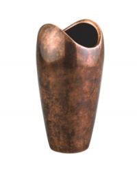 Crafted of alloy and finished in beautiful bronze, this Heritage Pebble vase from Nambe adds old-world elegance and superior style to any home decor. Crafted of alloy and finished in beautiful bronze, this Heritage Pebble vase from Nambe adds old-world elegance and superior style to any home decor.
