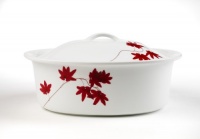 Mikasa Pure Red Oval 3-Quart Covered Casserole Mikasa Pure Red Oval 3-Quart Covered Casserole