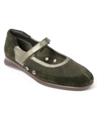 For rush hour or down time, the Aerosoles Gram Central Flat is a easy and polished way to get around with sneaker-inspired comfort and Mary Jane-like details. For rush hour or down time, the Aerosoles Gram Central Flat is a easy and polished way to get around with sneaker-inspired comfort and Mary Jane-like details.