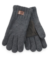 Infuse some warm texture in you look with these fleece-lined wool-blend gloves from Timberland, finished with suede patches at the palms.