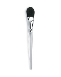 Achieve a flawless foundation application with this sleek, easy-to-use brush that's perfect for liquid or cream foundation. Achieve a flawless foundation application with this sleek, easy-to-use brush that's perfect for liquid or cream foundation.