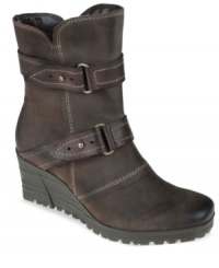 You'll love the feel of the vintage leather upper of Earth's Knoll booties. With multi-density cushioning, a padded heel and latex arch support, they'll feel so good on your feet. You'll love the feel of the vintage leather upper of Earth's Knoll booties. With multi-density cushioning, a padded heel and latex arch support, they'll feel so good on your feet.