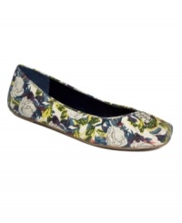 Footloose and fancy free. A woodsy floral print brings a rustic edge to the pleated-toe Emmly flats by Jessica Simpson. Footloose and fancy free. A woodsy floral print brings a rustic edge to the pleated-toe Emmly flats by Jessica Simpson.